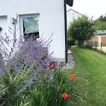 House With Castle View & Art Δωμάτια σε οικογενειακή κατοικία *