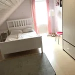 Δωμάτια σε οικογενειακή κατοικία House With Castle View & Art Γκούνζμπουργκ