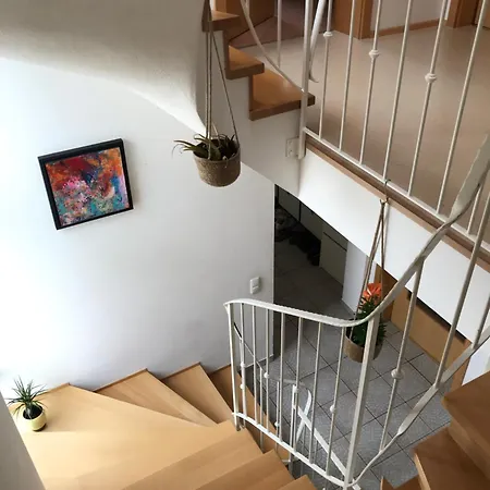 House With Castle View & Art Γκούνζμπουργκ