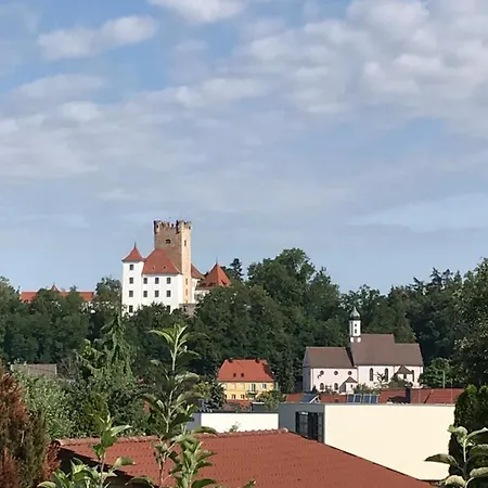 House With Castle View & Art Guenzburg